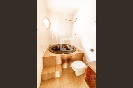 Casa à venda com 200m², 3 quartos e 3 vagasBanheiro 4