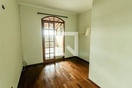 Casa à venda com 200m², 3 quartos e 3 vagasQuarto 2