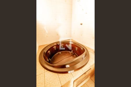 Casa à venda com 200m², 3 quartos e 3 vagasBanheiro 4