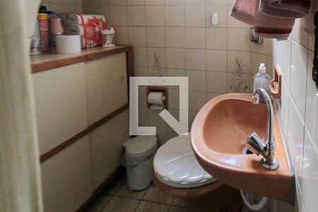 Casa à venda com 300m², 8 quartos e 4 vagasBanheiro