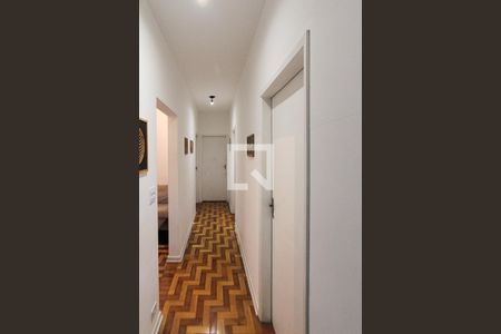 Casa à venda com 300m², 8 quartos e 4 vagasCorredor