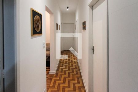 Casa à venda com 300m², 8 quartos e 4 vagasCorredor