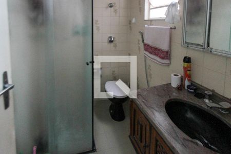 Casa à venda com 300m², 8 quartos e 4 vagasBanheiro 02 casa 04