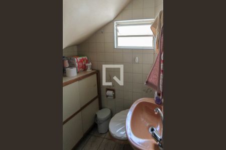 Casa à venda com 300m², 8 quartos e 4 vagasBanheiro