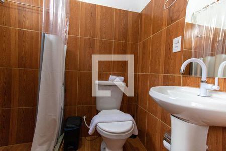Banheiro  de kitnet/studio para alugar com 1 quarto, 46m² em Piratininga, Niterói