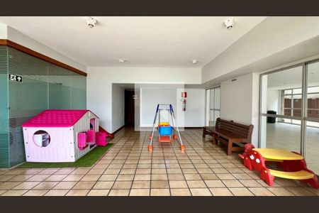 Apartamento à venda com 160m², 4 quartos e 3 vagas Apartamento à venda com 160m², 4 quartos e 3 vagasÁrea comum - Playground