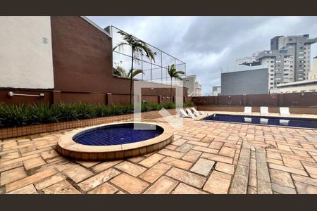 Apartamento à venda com 160m², 4 quartos e 3 vagas Apartamento à venda com 160m², 4 quartos e 3 vagasÁrea comum - Piscina