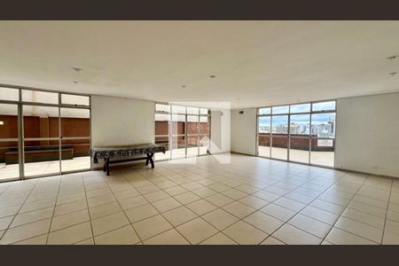 Apartamento à venda com 160m², 4 quartos e 3 vagas Apartamento à venda com 160m², 4 quartos e 3 vagasÁrea comum - Salão de festas