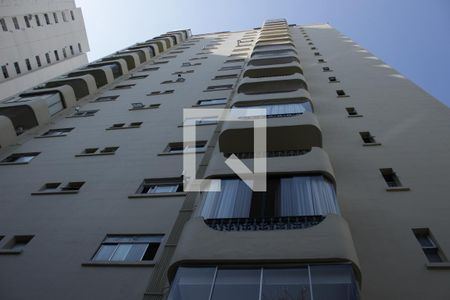 Apartamento para alugar com 70m², 2 quartos e 2 vagasFachada