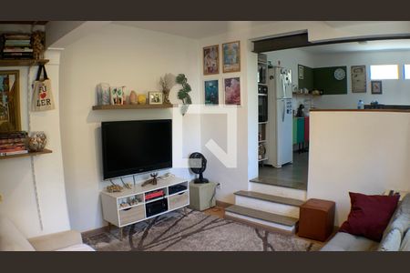 Casa à venda com 120m², 2 quartos e 2 vagas Casa à venda com 120m², 2 quartos e 2 vagasSala