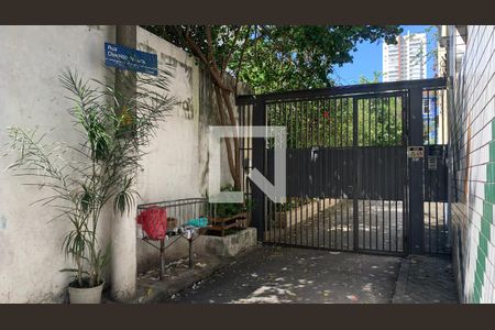 Casa à venda com 120m², 2 quartos e 2 vagas Casa à venda com 120m², 2 quartos e 2 vagasFachada