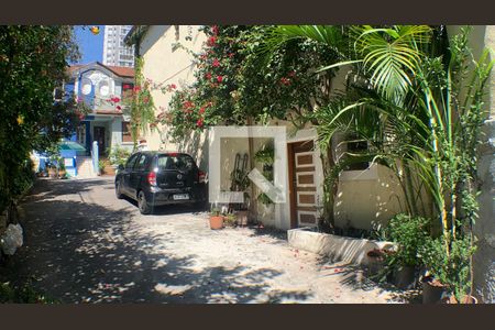 Casa à venda com 120m², 2 quartos e 2 vagas Casa à venda com 120m², 2 quartos e 2 vagasÁrea externa