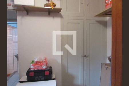 Casa à venda com 181m², 3 quartos e 2 vagasQuarto Área de Serviço