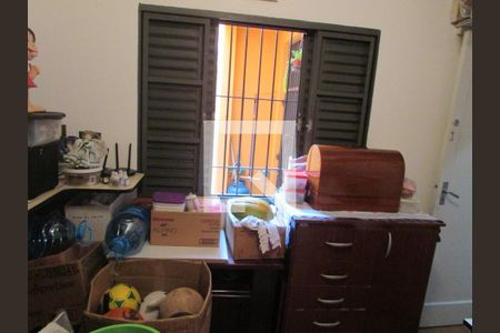 Casa à venda com 181m², 3 quartos e 2 vagasQuarto Área de Serviço