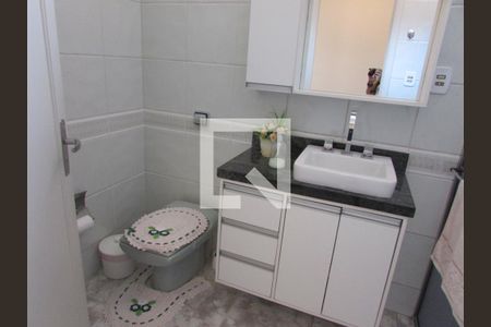 Casa à venda com 181m², 3 quartos e 2 vagasBanheiro