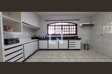 Casa à venda com 315m², 3 quartos e 4 vagasCozinha 