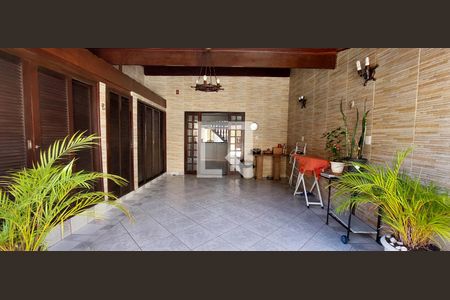 Casa à venda com 315m², 3 quartos e 4 vagasQuintal