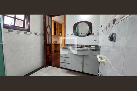 Casa à venda com 315m², 3 quartos e 4 vagasBanheiro Quarto suíte  2