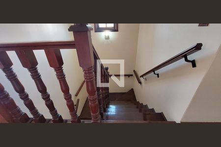 Casa à venda com 315m², 3 quartos e 4 vagasEscada