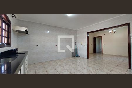 Casa à venda com 315m², 3 quartos e 4 vagasCozinha 
