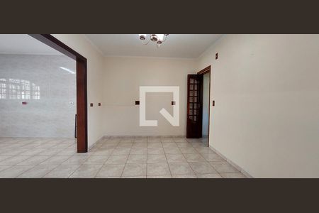 Casa à venda com 315m², 3 quartos e 4 vagasCopa