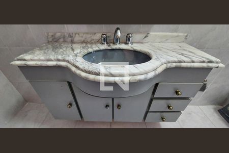 Casa à venda com 315m², 3 quartos e 4 vagasBanheiro Quarto 3 suíte