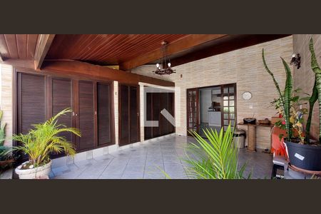 Casa à venda com 315m², 3 quartos e 4 vagasQuintal