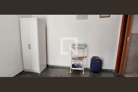 Casa à venda com 315m², 3 quartos e 4 vagasQuarto  4 Edícula