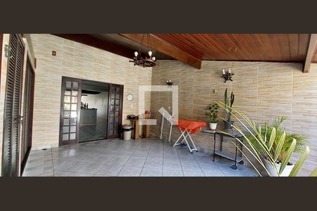 Casa à venda com 315m², 3 quartos e 4 vagasQuintal