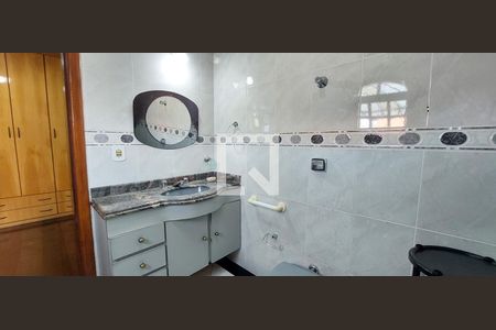 Casa à venda com 315m², 3 quartos e 4 vagasBanheiro Quarto suíte  2