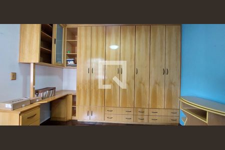 Casa à venda com 315m², 3 quartos e 4 vagasQuarto suíte 2