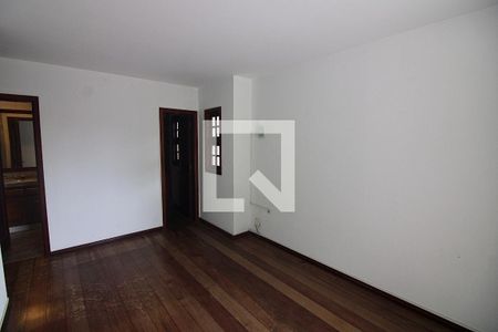 Casa à venda com 395m², 4 quartos e sem vagaSuíte 4