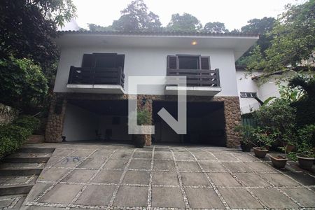 Casa à venda com 395m², 4 quartos e sem vagaFachada