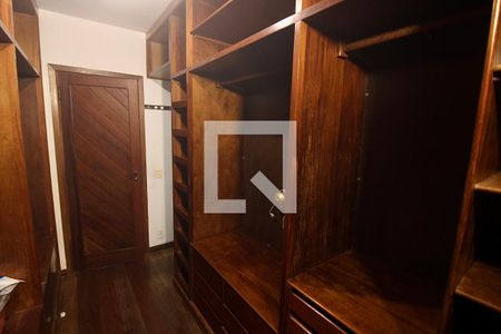 Casa à venda com 395m², 4 quartos e sem vagaCloset da suíte 1