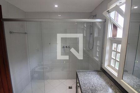 Casa à venda com 395m², 4 quartos e sem vagaBanheiro da Suíte 2