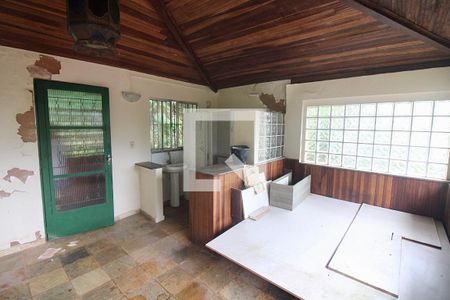 Casa à venda com 395m², 4 quartos e sem vagaChalé