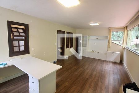 Casa à venda com 395m², 4 quartos e sem vagaEscritório