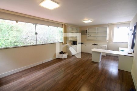 Casa à venda com 395m², 4 quartos e sem vagaEscritório