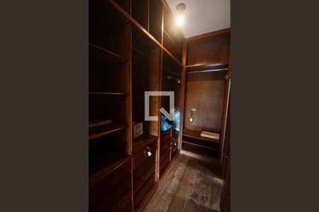 Casa à venda com 395m², 4 quartos e sem vagaCloset da suíte 2