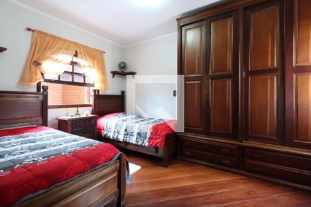 Casa à venda com 218m², 3 quartos e 3 vagasQuarto 2