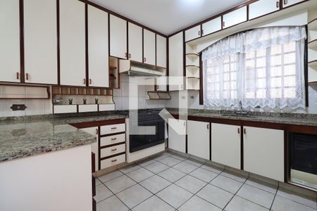 Casa à venda com 218m², 3 quartos e 3 vagasCozinha