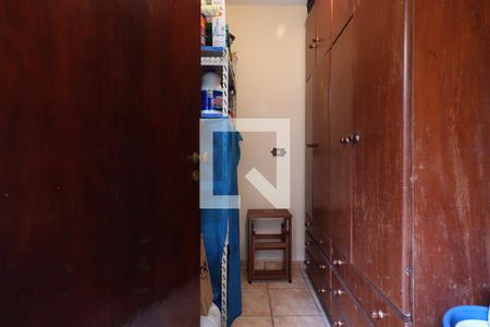 Casa à venda com 218m², 3 quartos e 3 vagasQuarto de Serviço