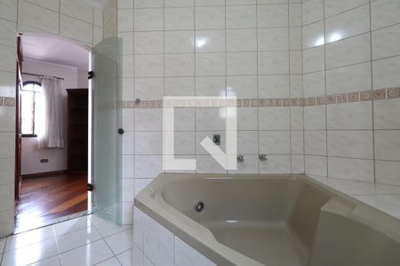 Casa à venda com 218m², 3 quartos e 3 vagasBanheiro 3