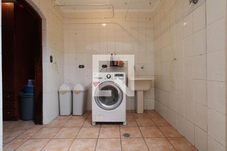 Casa à venda com 218m², 3 quartos e 3 vagasLavanderia