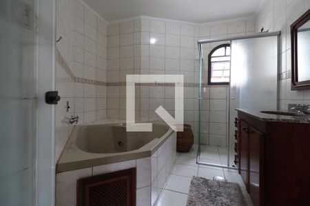 Casa à venda com 218m², 3 quartos e 3 vagasBanheiro 3