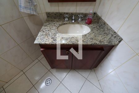 Casa à venda com 218m², 3 quartos e 3 vagasBanheiro