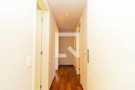 Corredor de apartamento à venda com 3 quartos, 121m² em Consolação, São Paulo