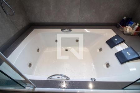 Casa à venda com 300m², 4 quartos e 4 vagas Casa à venda com 300m², 4 quartos e 4 vagasBanheiro da Suíte 2