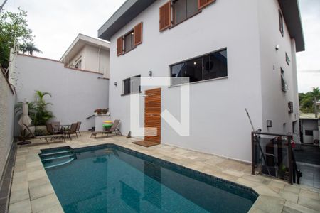 Casa à venda com 300m², 4 quartos e 4 vagas Casa à venda com 300m², 4 quartos e 4 vagasPiscina