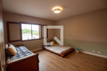 Casa à venda com 300m², 4 quartos e 4 vagas Casa à venda com 300m², 4 quartos e 4 vagasQuarto 2